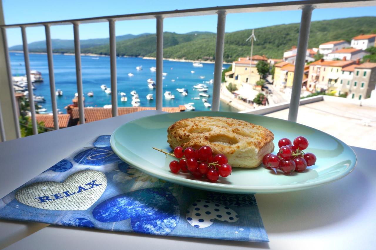 Studio Apartment Michelle - Intermezzo With Sea View Rabac Kültér fotó