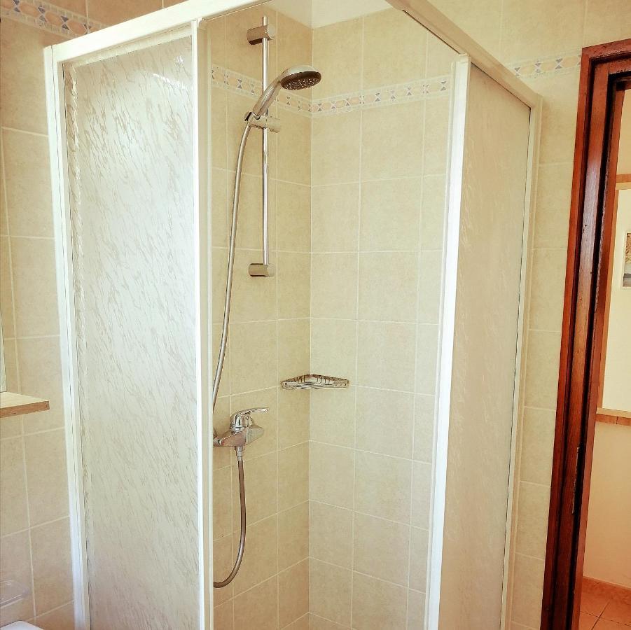 Studio Apartment Michelle - Intermezzo With Sea View Rabac Kültér fotó