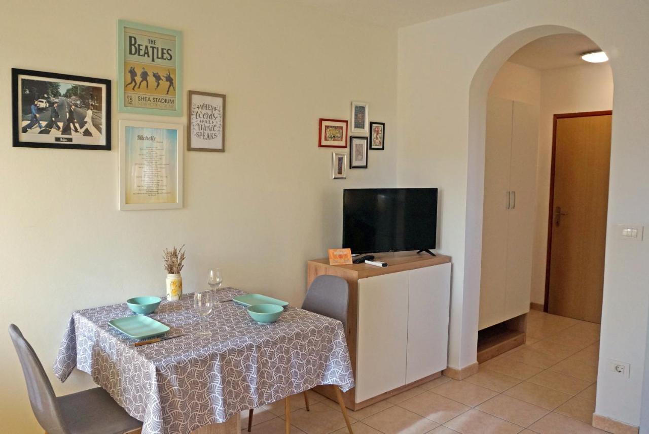 Studio Apartment Michelle - Intermezzo With Sea View Rabac Kültér fotó